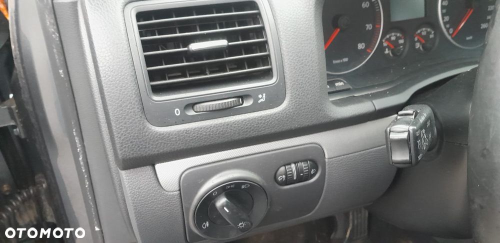 Volkswagen Golf - 20