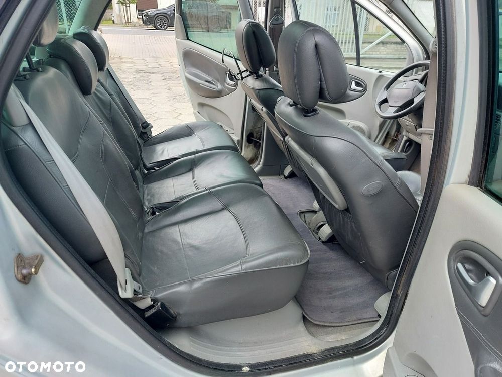 Renault Scenic - 12