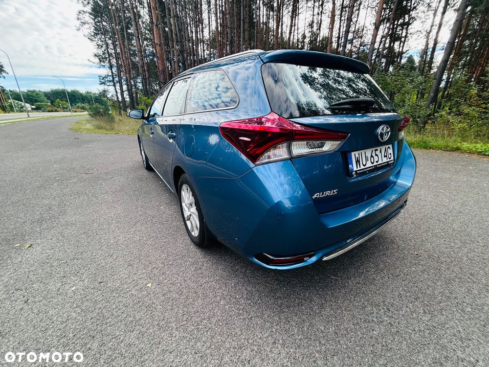 Toyota Auris 1.6 Premium - 4