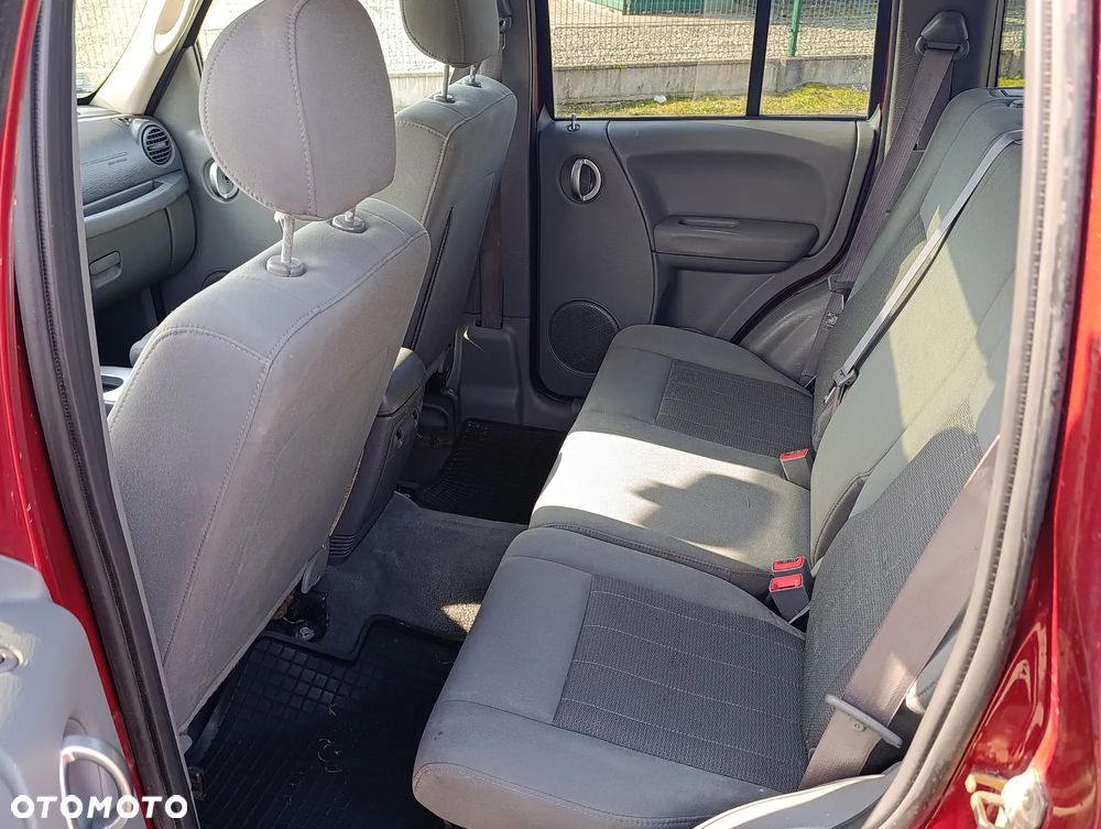 Jeep Liberty - 17