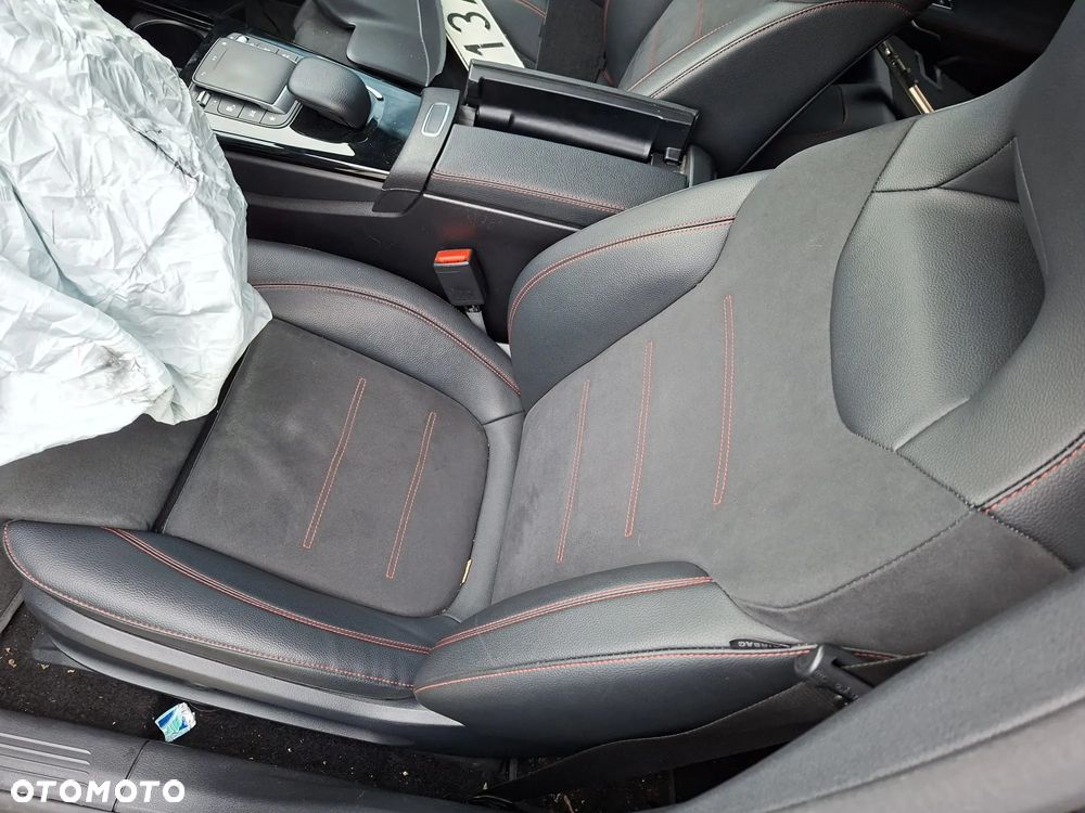 Mercedes-Benz Klasa A 180 AMG Line 7G-DCT - 14