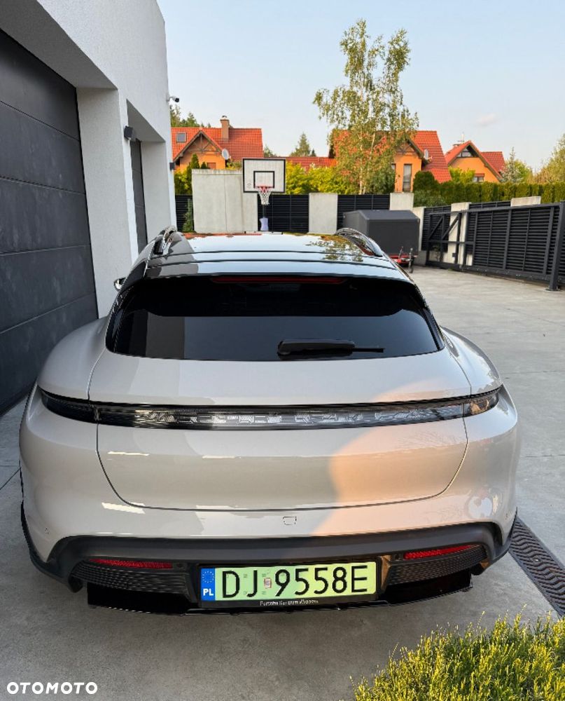 Porsche Taycan 4S Cross Turismo - 21