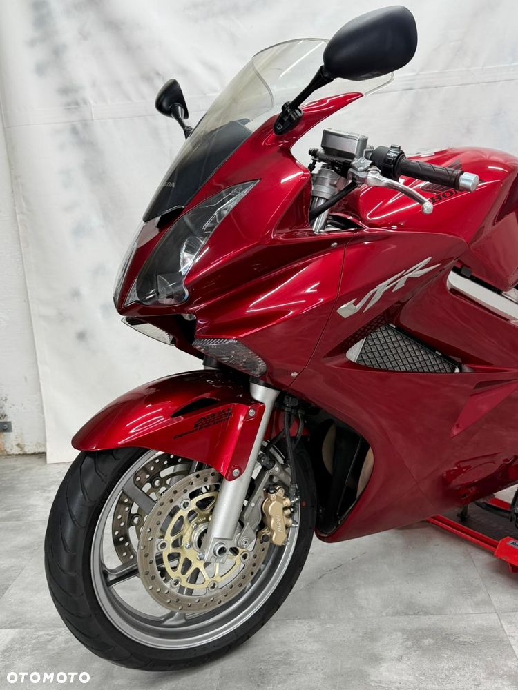 Honda VFR - 26