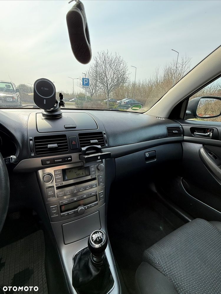Toyota Avensis - 21