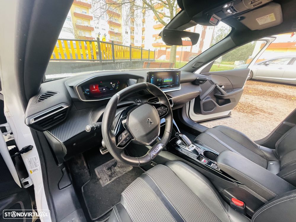 Peugeot e-2008 50 kWh GT Line - 4