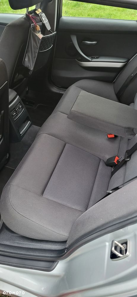 BMW Seria 3 318i - 13