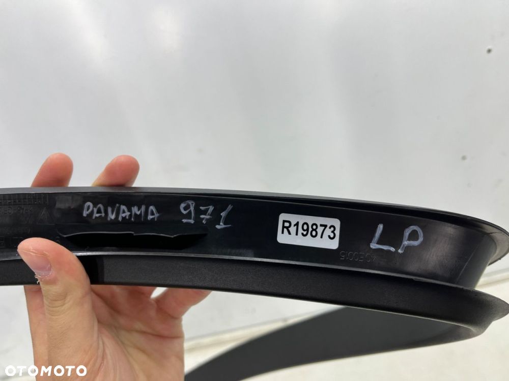 Plastik Porsche Panamera 971 16-23r LEWA przednia wewnętrzna osłona listwa nakładka ramy drzwi szyby - 14