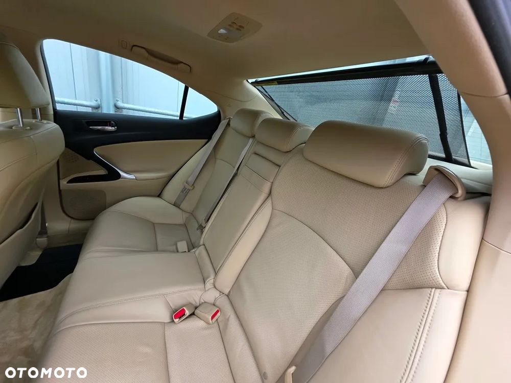 Lexus IS 250 Prestige - 18