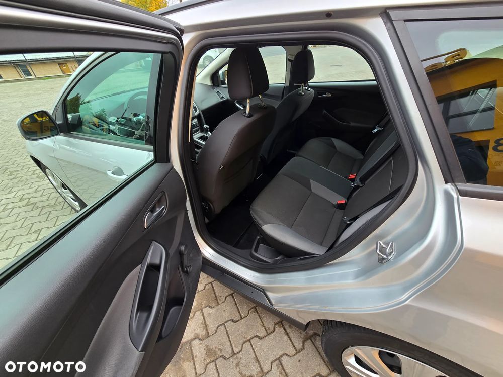 Ford Focus SW ver-1-0-ecoboost-start--stopp--system-trend - 15