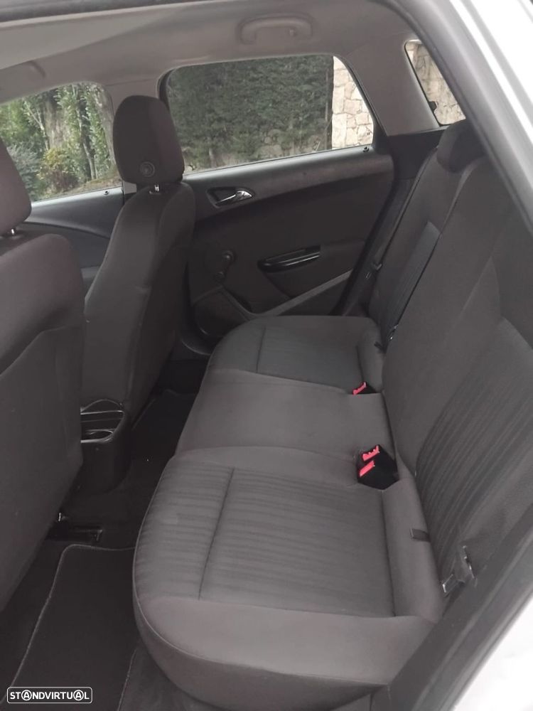 Opel Astra Sports Tourer - 9