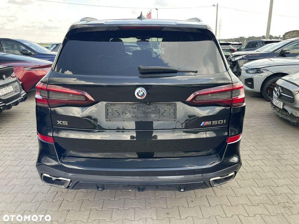 BMW X5 M M50i - 2