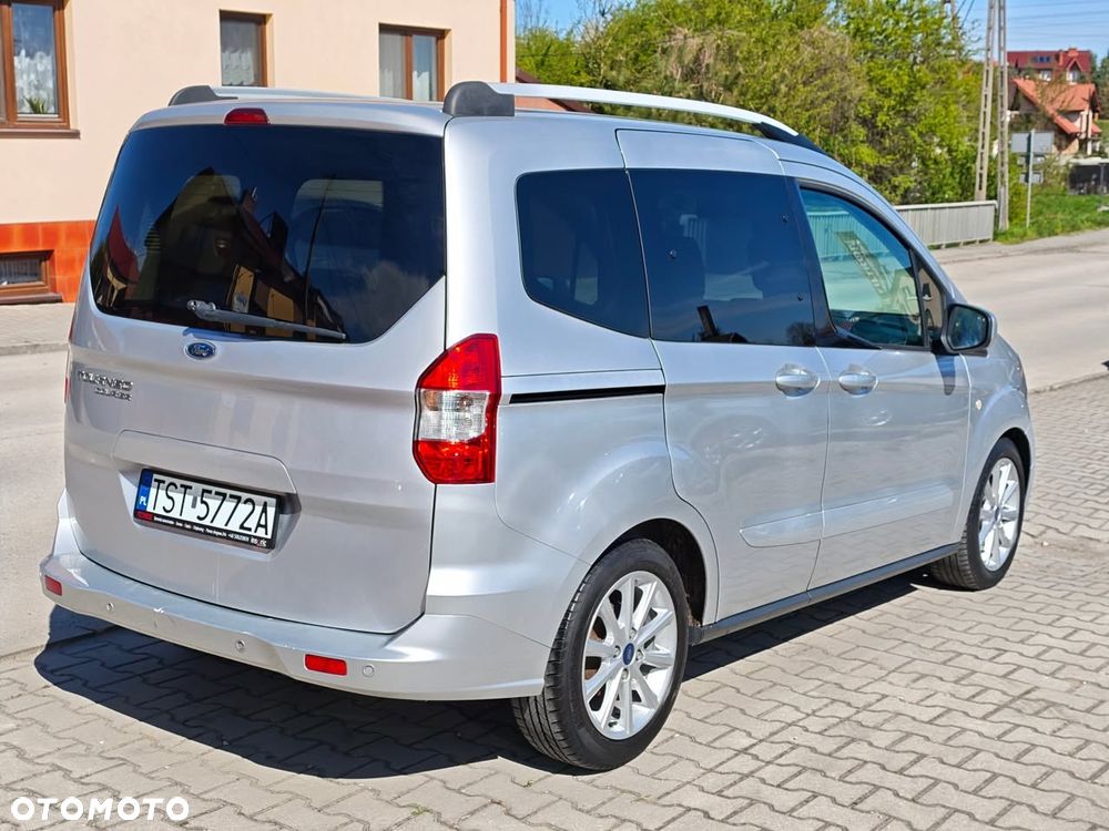 Ford Tourneo Courier 1.5 TDCi Titanium - 4