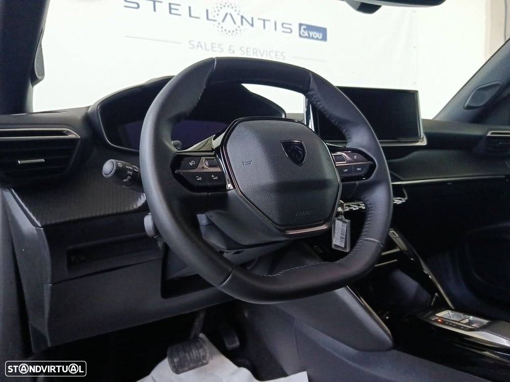 Peugeot 2008 1.2 Hybrid Allure e-DCS6 - 12