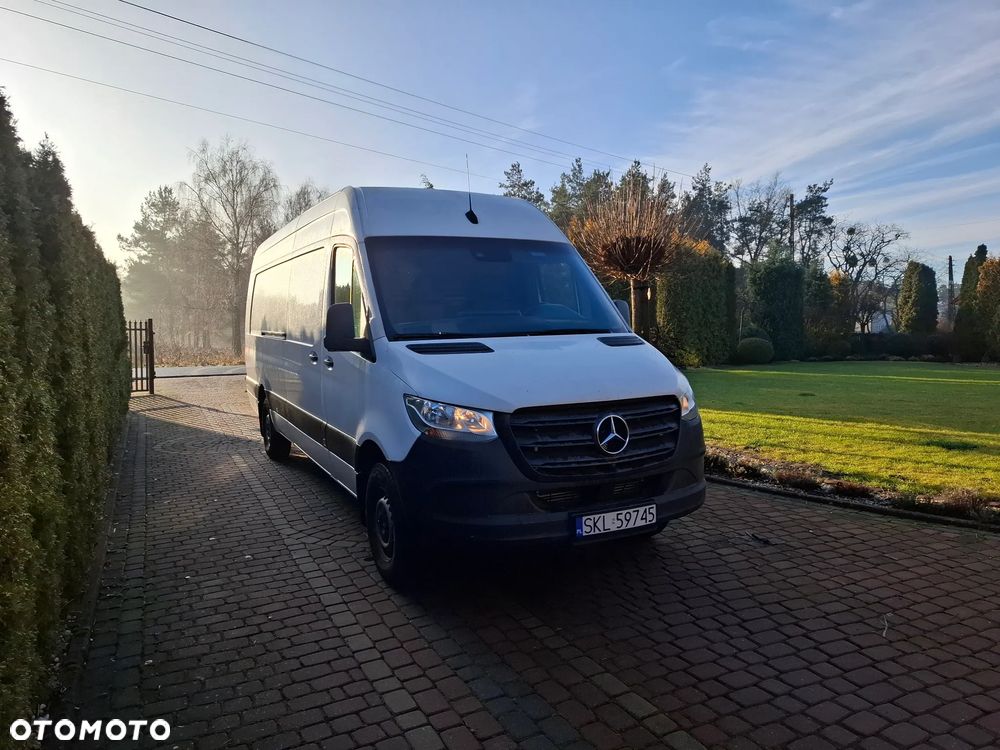 Mercedes-Benz Sprinter - 2