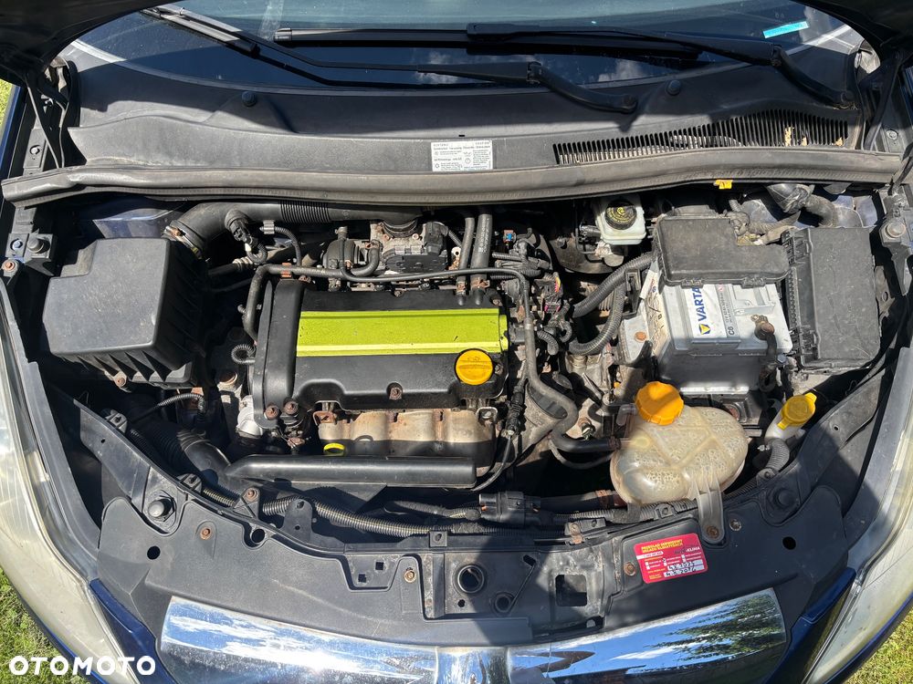 Opel Corsa 1.2 16V Essentia - 9