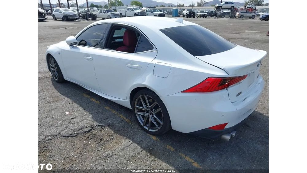 Lexus IS - 7