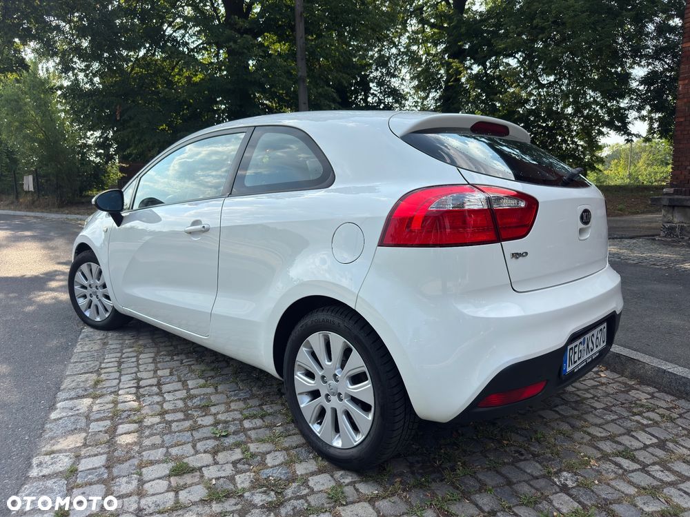 Kia Rio 1.2 Attract - 4