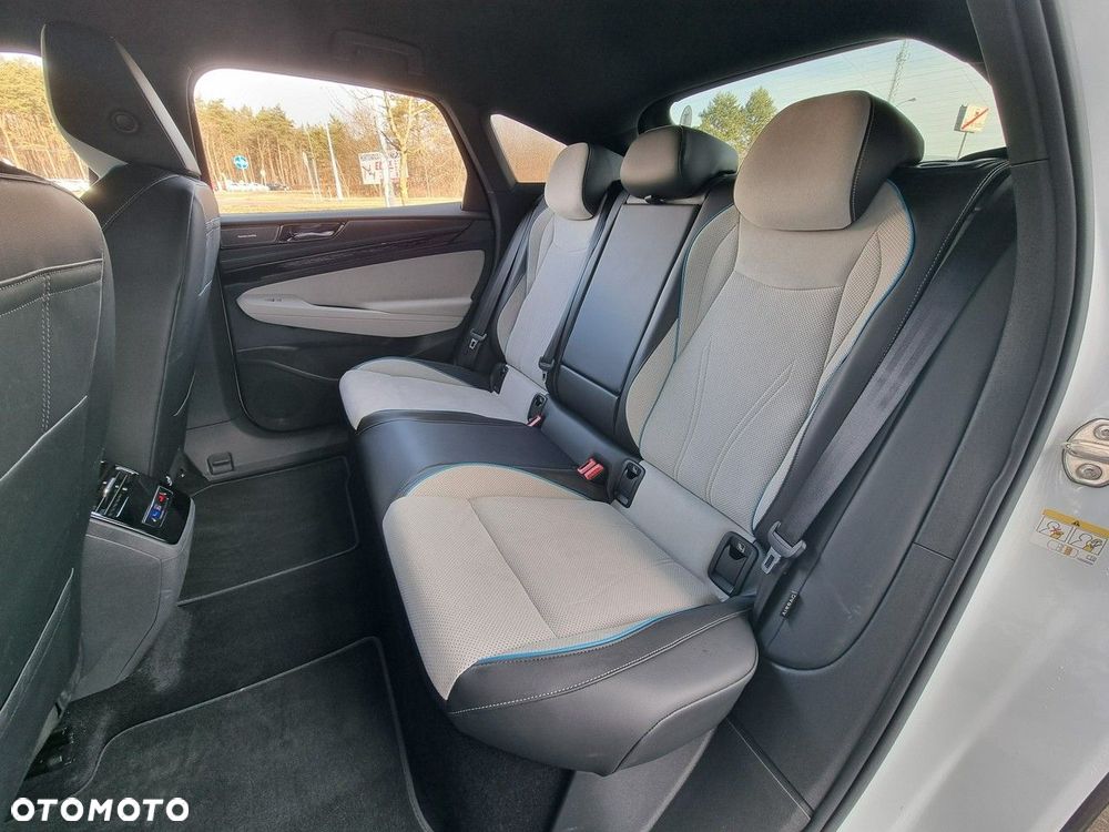 Volkswagen ID.7 77kWh Pro - 11