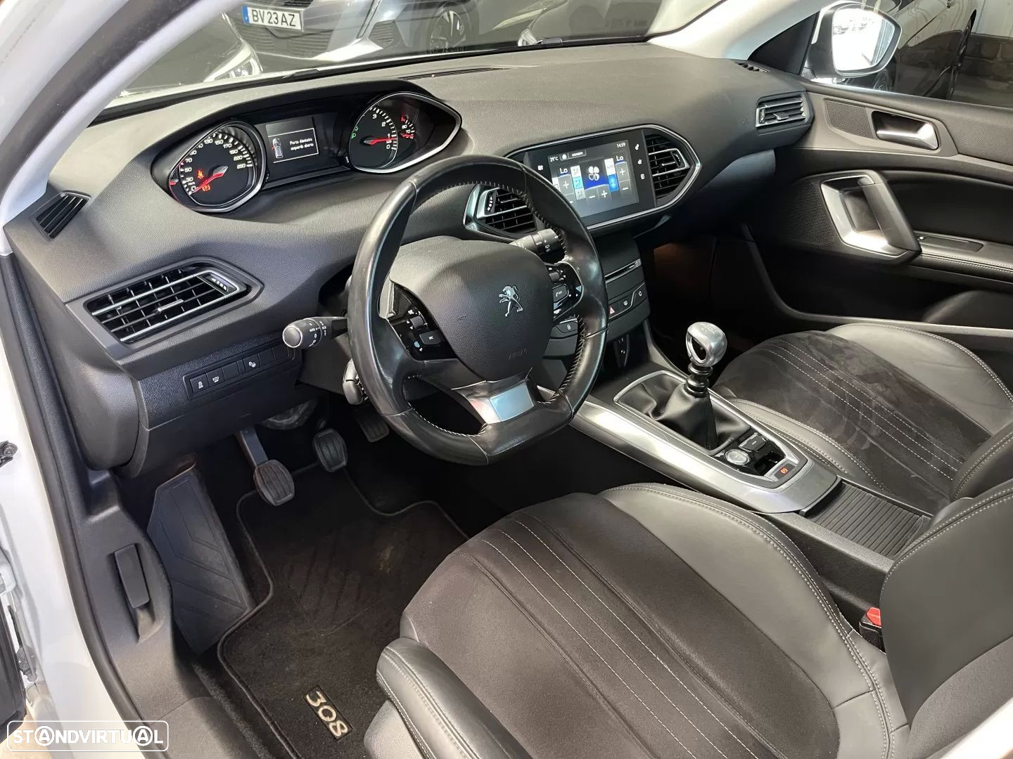 Peugeot 308 SW PureTech 110 Stop & Start Allure - 26