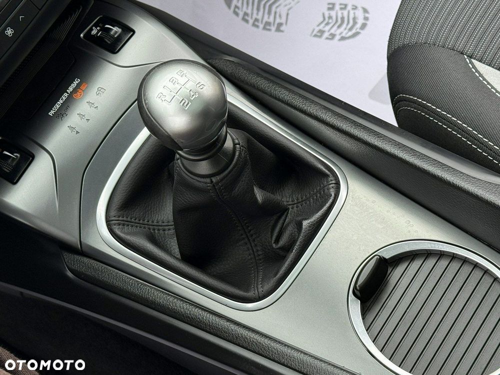 Toyota Avensis 1.8 Premium - 15