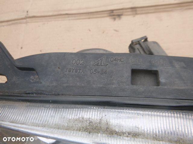 LAMPA LEWY PRZÓD LEWA PRZEDNIA PRAWY PRZÓD PRAWA PRZEDNIA TOYOTA AVENSIS I 97-02 - 18