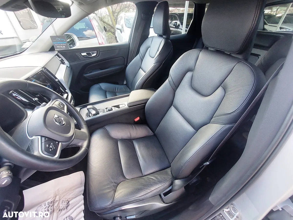 Volvo XC 60 B4 MHEV AWD Momentum Pro - 7