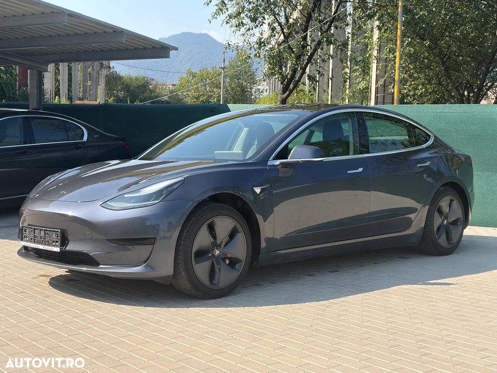Tesla Model 3 - 12