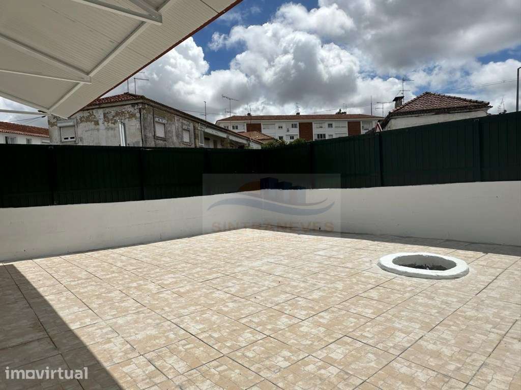 Apartamento T2 Acolhedor na Pontinha com Terraço Privado | Totalmen... - Grande imagem: 2/23
