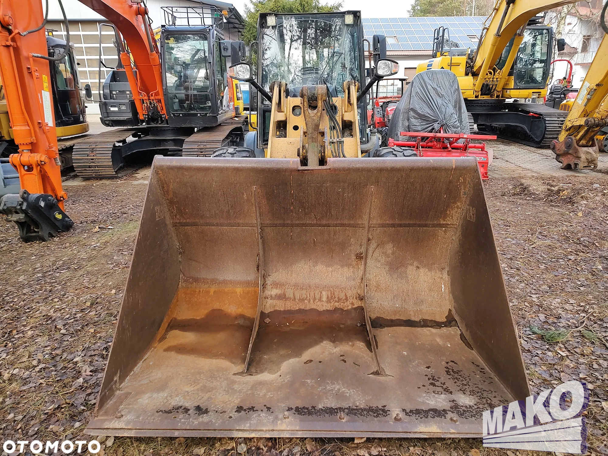 Caterpillar 906M - 4