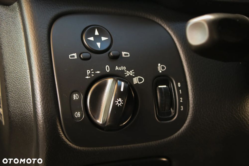 Mercedes-Benz Klasa C 180 Kompressor Automatik Classic - 31
