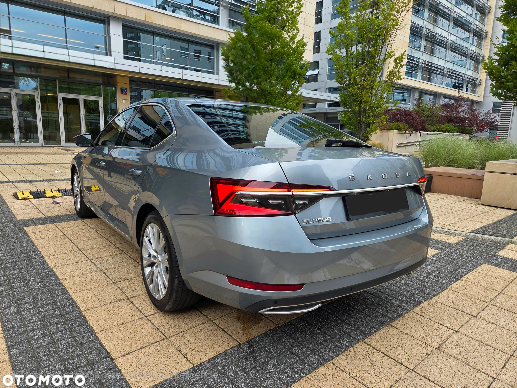Skoda Superb 2.0 TDI SCR L&K DSG - 6