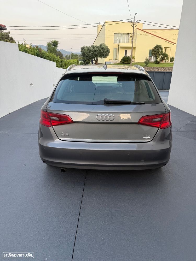 Audi A3 Sportback 1.6 TDI Attraction - 4