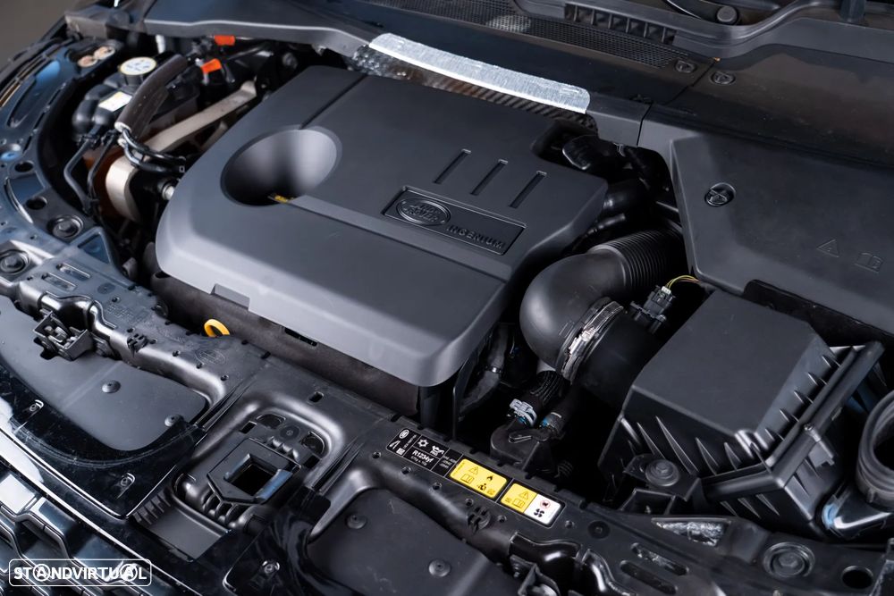 Land Rover Range Rover Evoque P300e R-Dynamic SE - 8