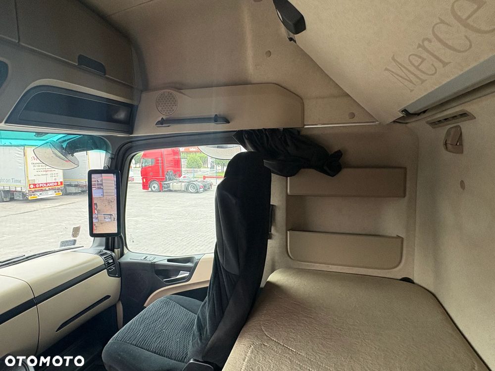 Mercedes-Benz Actros - 21
