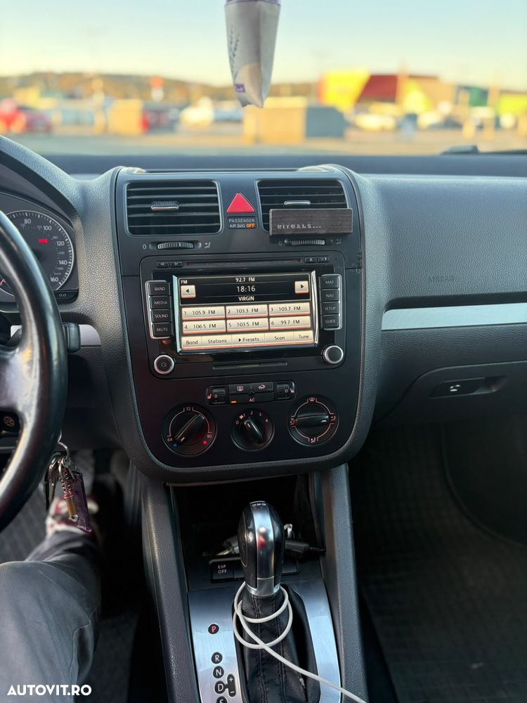 Volkswagen Jetta - 29