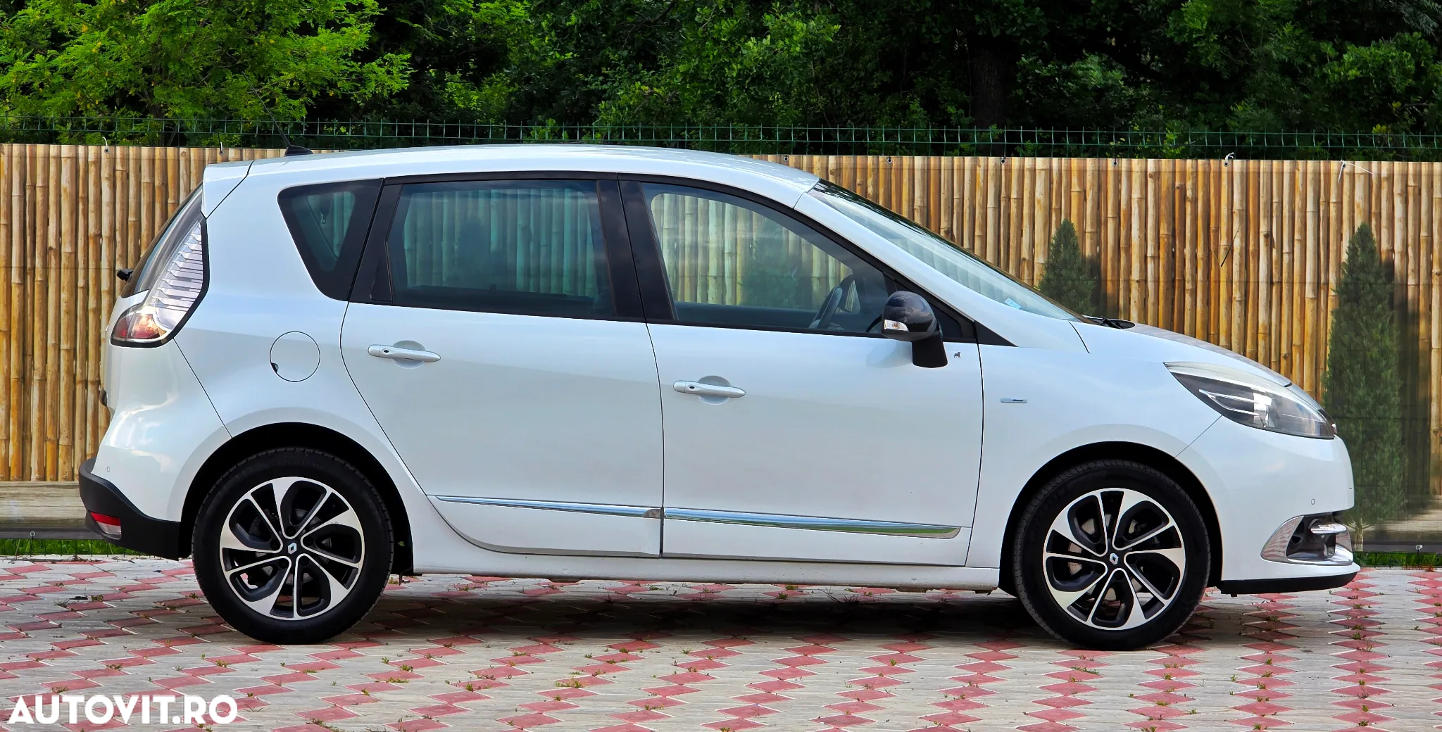 Renault Scenic ENERGY dCi 130 BOSE EDITION - 9