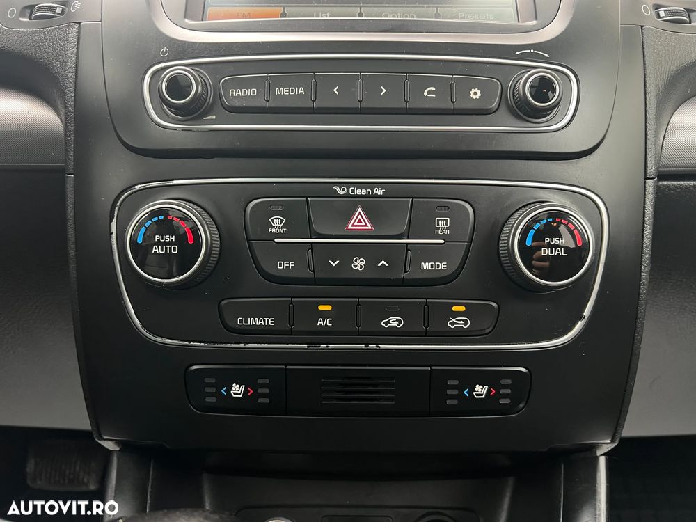 Kia Sorento 2.2 DSL 4x4 Aut. Classic - 13