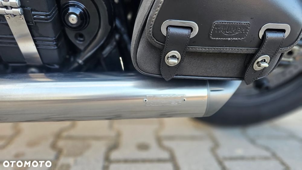 Triumph Bonneville Bobber - 15