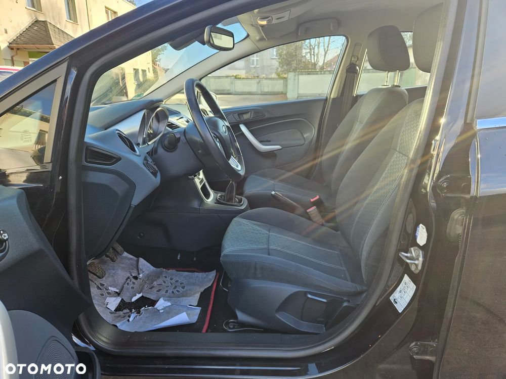 Ford Fiesta - 10