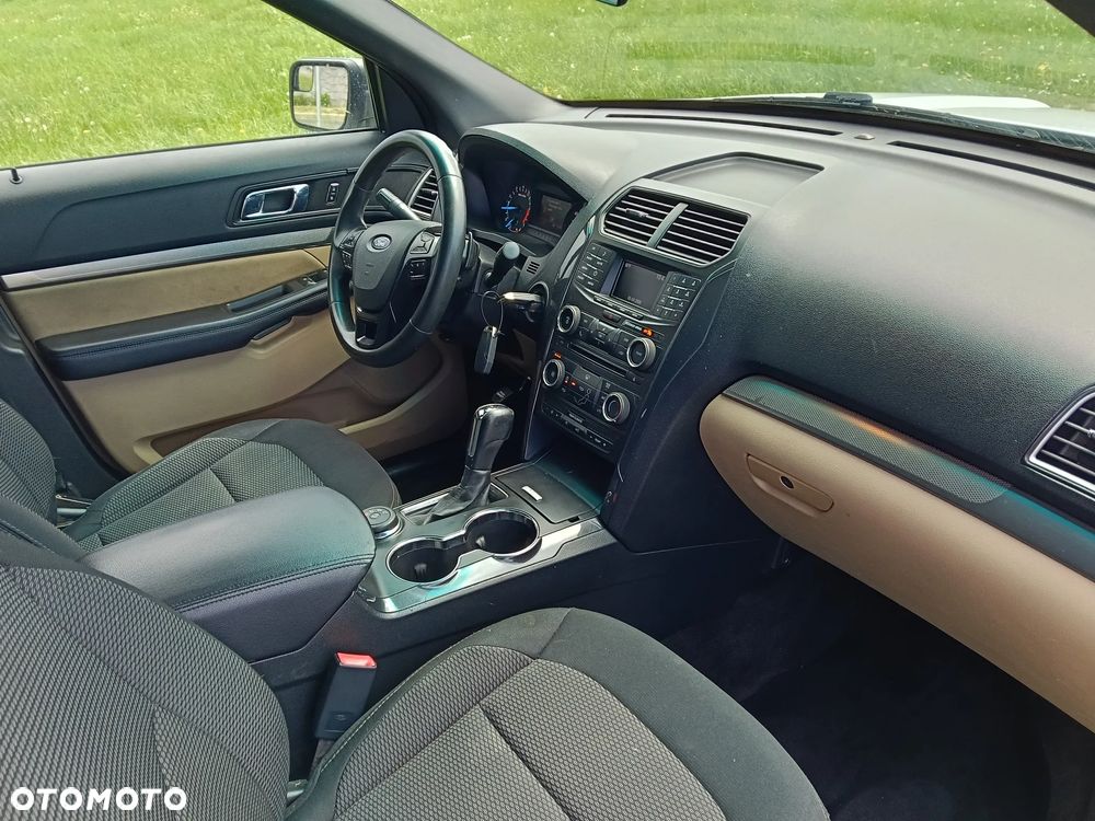 Ford Explorer - 10
