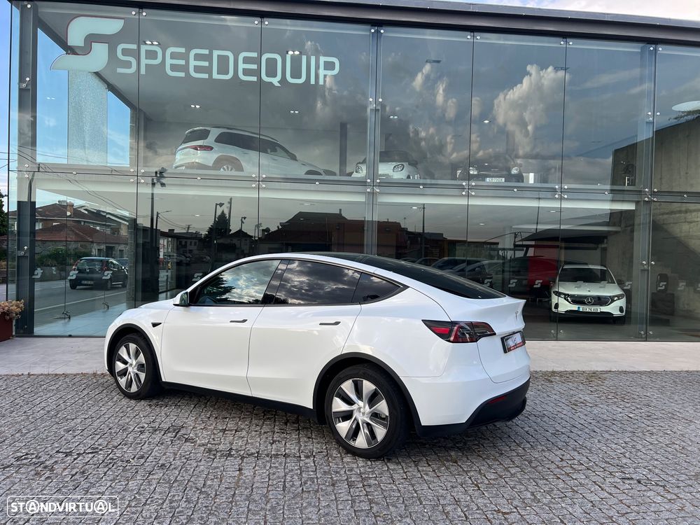 Tesla Model Y Standard RWD - 7