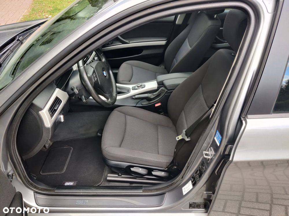 BMW Seria 3 318i Touring Edition Exclusive - 18