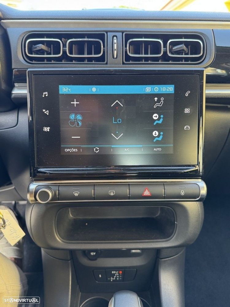 Citroën C3 1.2 PureTech Shine EAT6 - 22