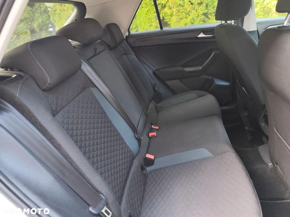 Volkswagen T-Roc - 30
