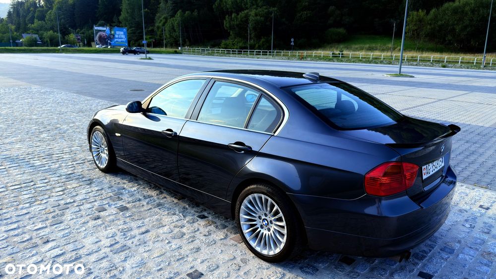 BMW Seria 3 325i - 1