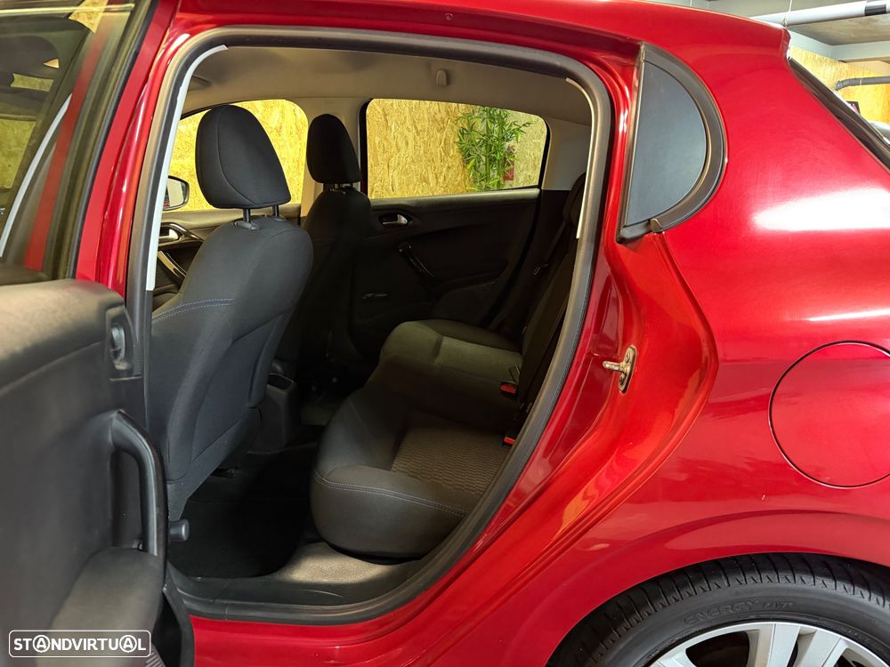 Peugeot 208 82 PureTech Style - 8
