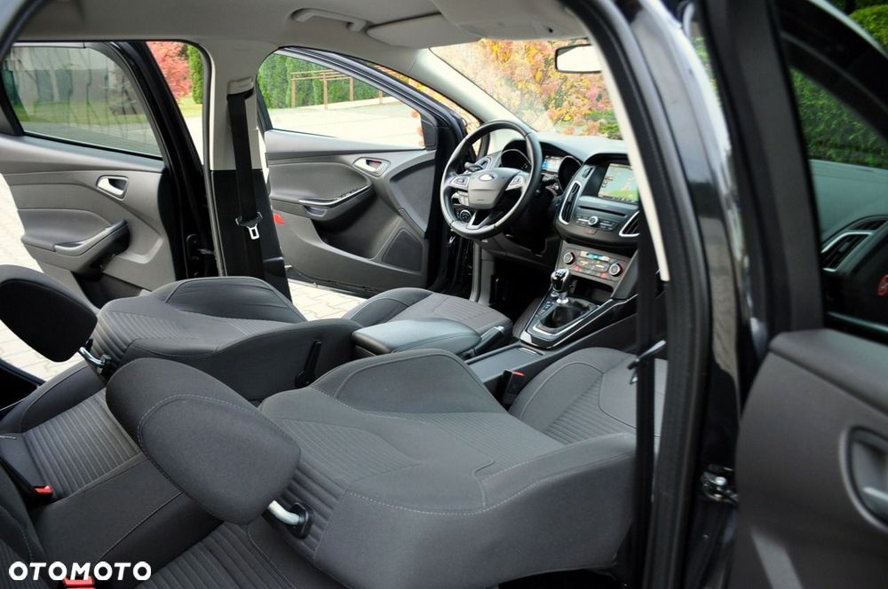 Ford Focus - 23