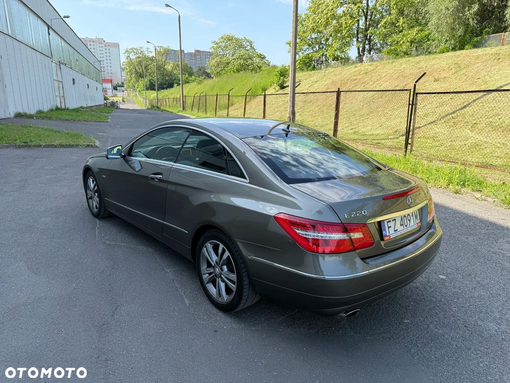 Mercedes-Benz Klasa E 220 CDI DPF BlueEFFICIENCY 7G-TRONIC Avantgarde - 3