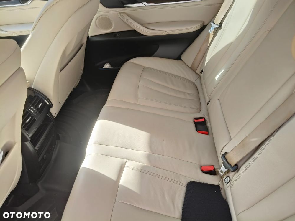 BMW X5 xDrive35i - 27