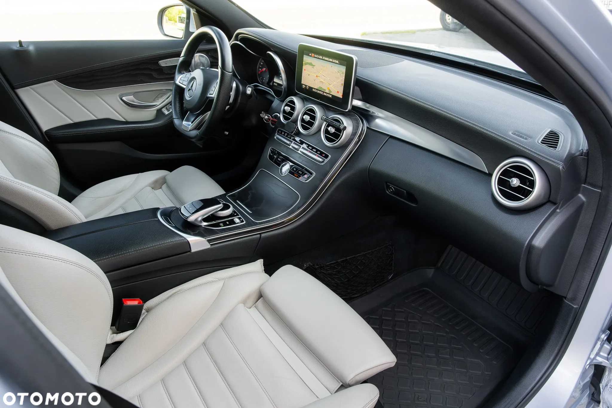 Mercedes-Benz Klasa C 250 (BlueTEC) d 4Matic T 7G-TRONIC AMG Line - 36